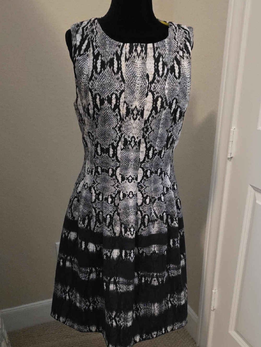 Vince Camuto Black and White Snake-Print Midi Dress